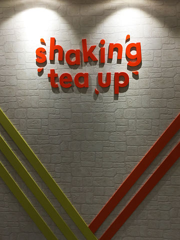 lettre-decoupe-enseigne-roddesigner enseigne ou logo en lettre decoupée