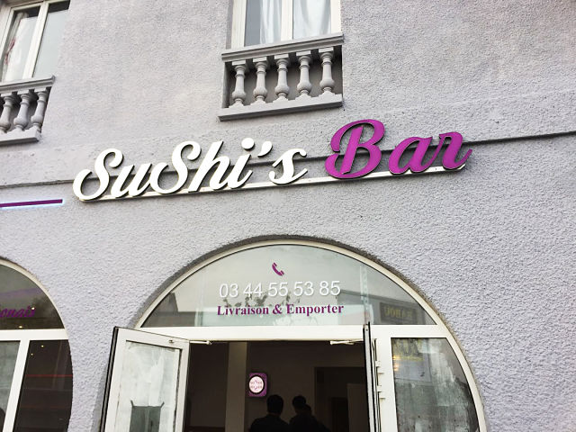 shushis_bar_roddesigner enseigne façade en lettre decoupée